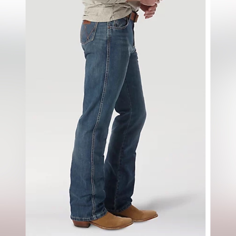 Mens Wrangler Retro Relaxed Boot cut Jean